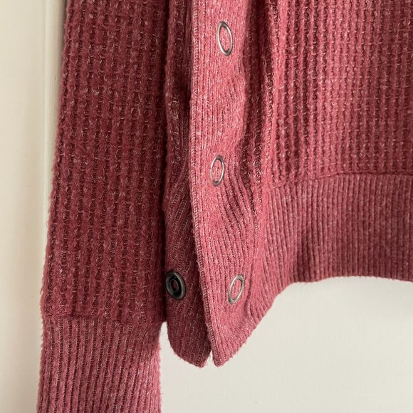 Pinque Haruka Brushed Waffle Knit Top, Medium - Picture 5 of 7